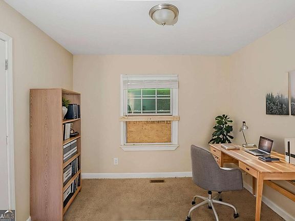 4th image of 230 Argus Cir NW