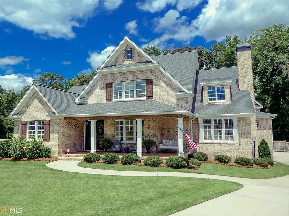 1st image of 223 Silver Birch Ln