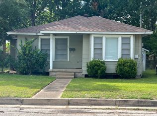711 E McAlpine St, Navasota, TX 77868