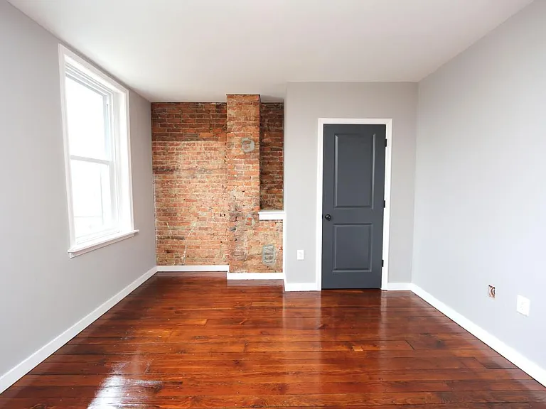 2727 Helen St — Photo 20