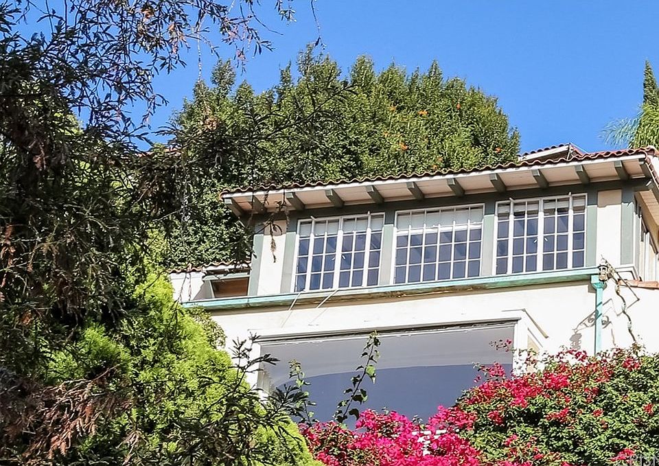 1st image of 2032 N Las Palmas Ave