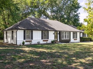 1769 N 300th Rd, Baldwin City, KS 66006