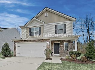 1827 Carpenter Cabin Dr, Charlotte, NC 28216