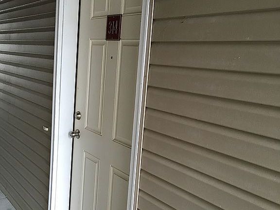3rd image of 311 Creekside Dr
