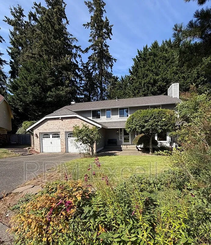 5 bed, 3.5 bath, 3510 sqft, $4,200 — Photo 1