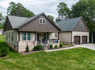 4850 Woodwinds Dr NE, Hickory, NC 28601