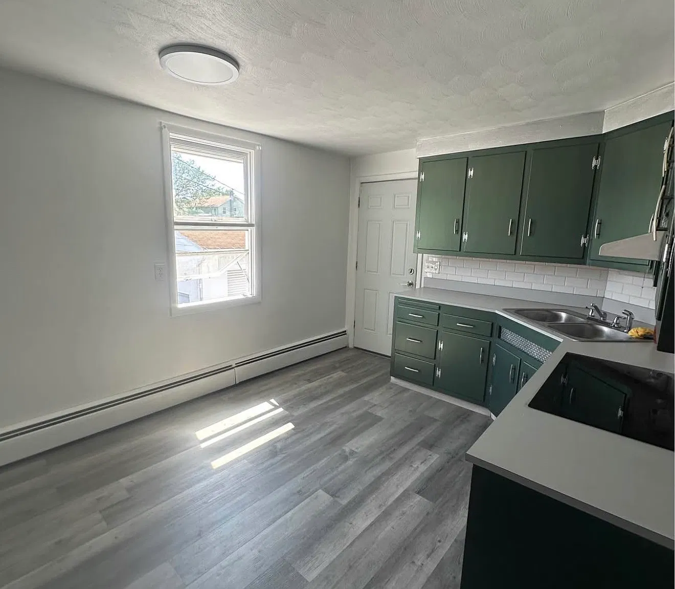 3 bed, $1,550 — Photo 4