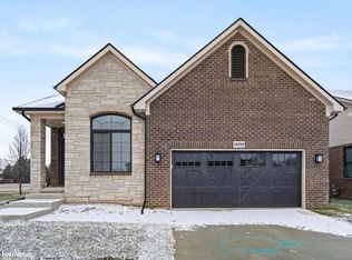 18707 Saint Matthew Dr, Macomb, MI 48042