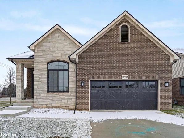 18707 Saint Matthew Dr, Macomb, MI 48042