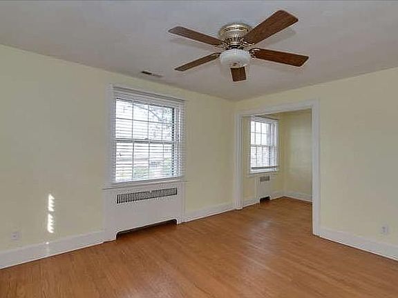 5th image of 4910 Newport Ave #A