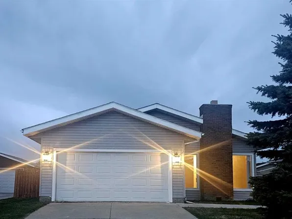 112 E Barrett Dr, Red Deer, AB T4R 1J3