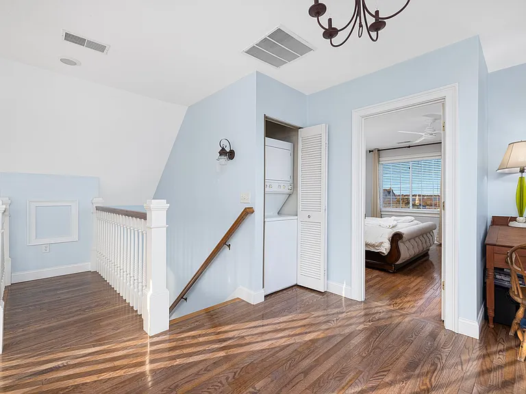 57 Foster St — Photo 16
