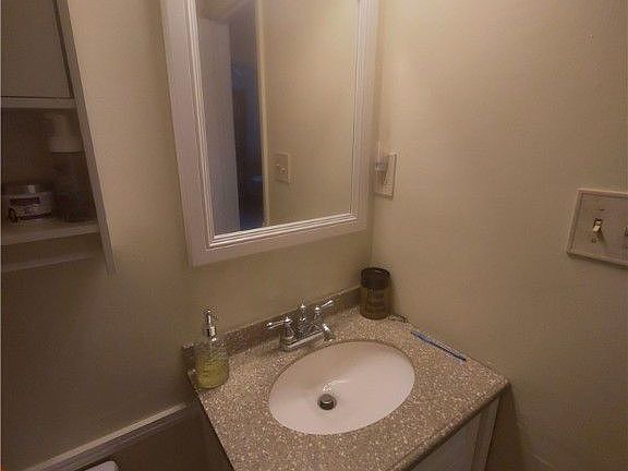 4th image of 2102 Constitution Dr