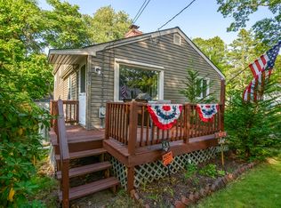 9 2nd Ave, Wareham, MA 02571