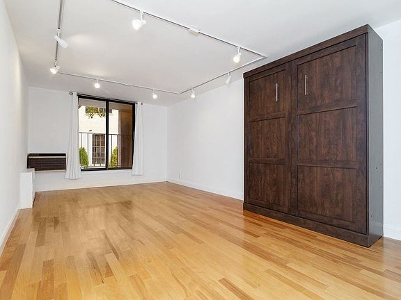 3rd image of 430 E 77th St APT 2E