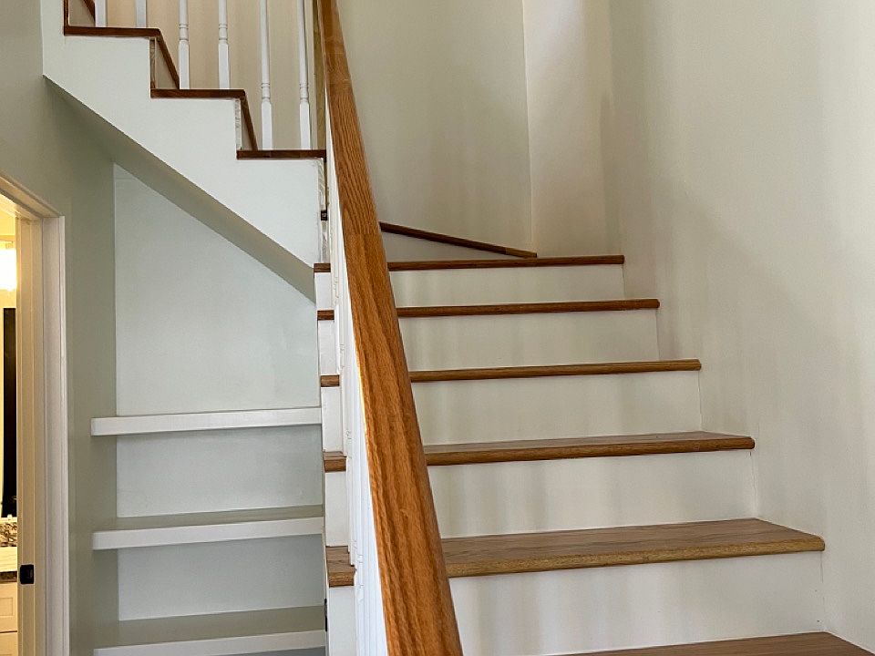 1st image of 726 Mountain Rd #1