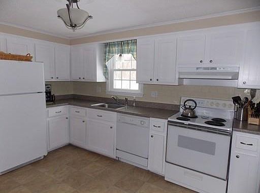 3rd image of 20 Muriel Ln
