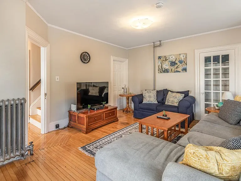 111 Chestnut St #1 — Photo 2