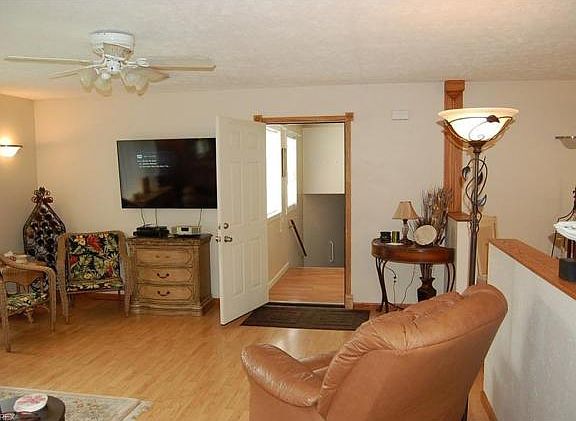 5th image of 2104 Chapel Hill Dr