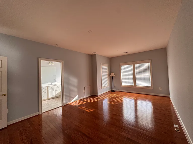 3670 Carriage Hill Dr — Photo 19