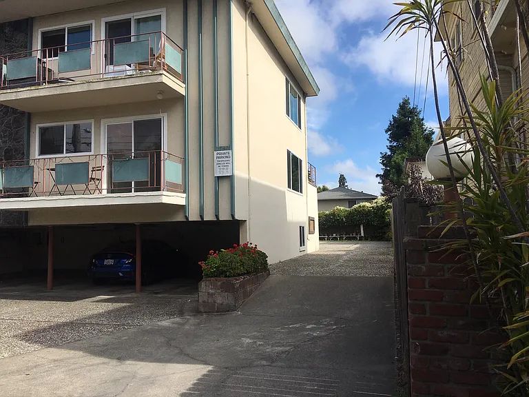 1730 Stuart St #A — Photo 22