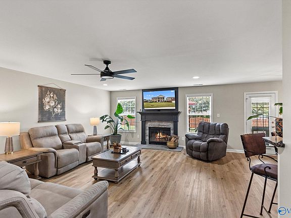 3rd image of 7003 Cobble Hill Dr SE
