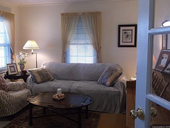 3rd image of 125 Carolina Blvd