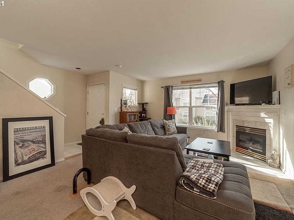 3rd image of 5914 NE 35th Cir