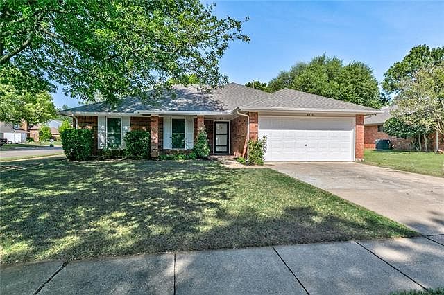 1st image of 2712 Parkview Dr