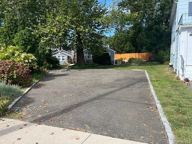 23 West Dr — Photo 16