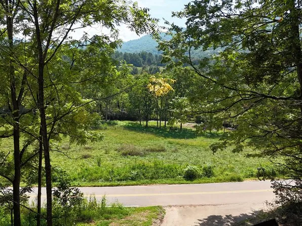 9 Kimberly Ln, Franklin, NC 28734