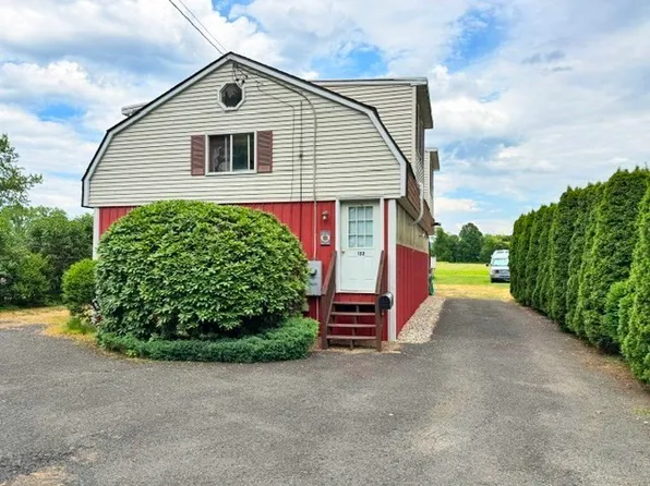 132 Cross Path Rd, Northampton, MA 01060
