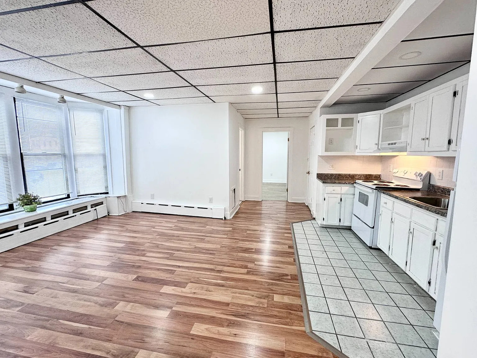 2 bed, 1.0 bath, $1,300 — Photo 1