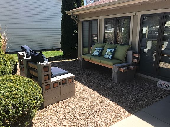 Front Patio 1