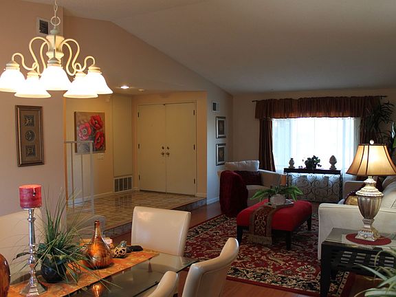 2nd image of 4844 Scotia St