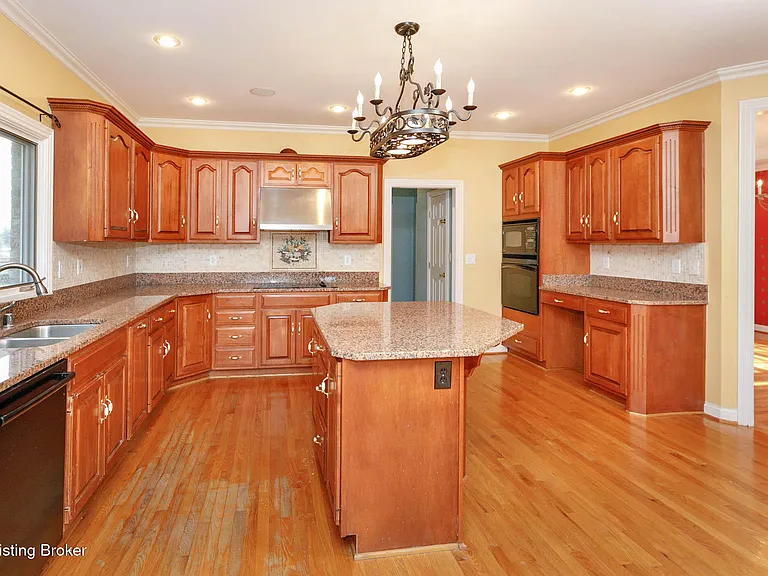 9511 Felsmere Cir — Photo 14