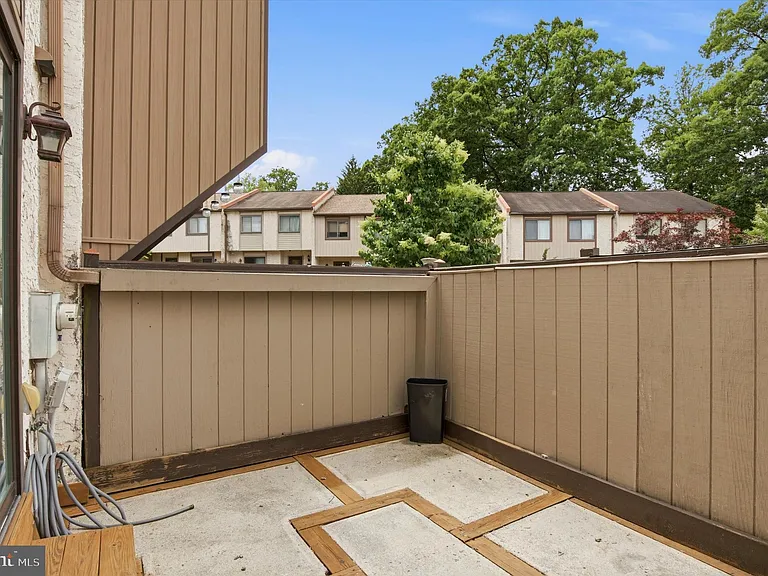 804 Bismark Way — Photo 4