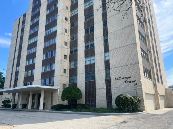 141 N La Grange Rd APT 802, La Grange, IL 60525