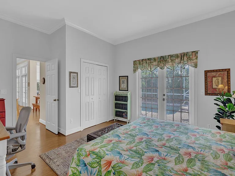 2225 Seaside St — Photo 13