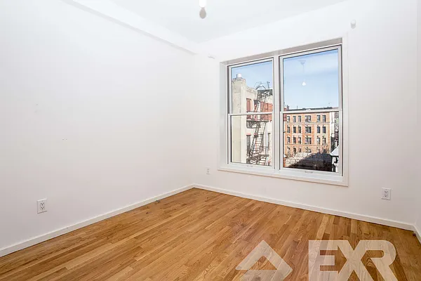 Rented by EXR | media 37