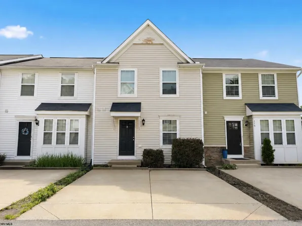120 Pine Ln, Morgantown, WV 26508