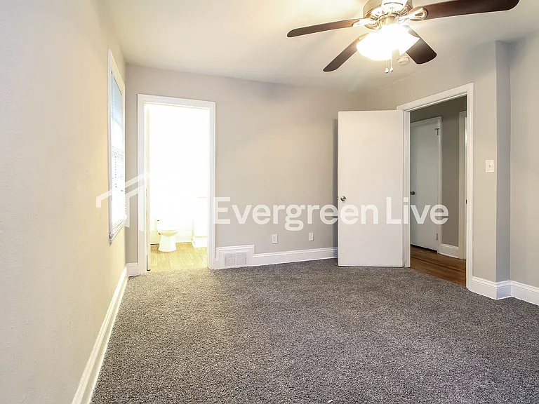 500 Brookdale Dr — Photo 9
