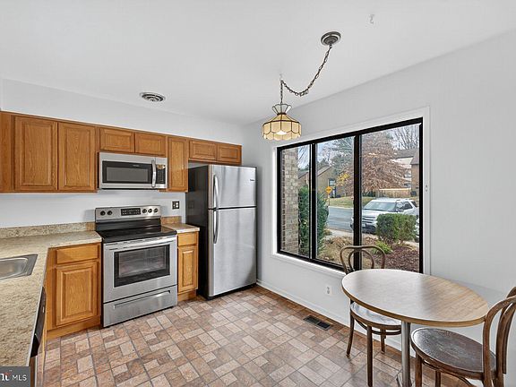 5th image of 9625 Shadow Oak Dr