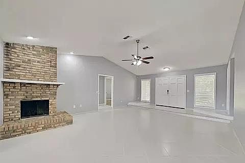 5th image of 948 Yellow Rose Dr