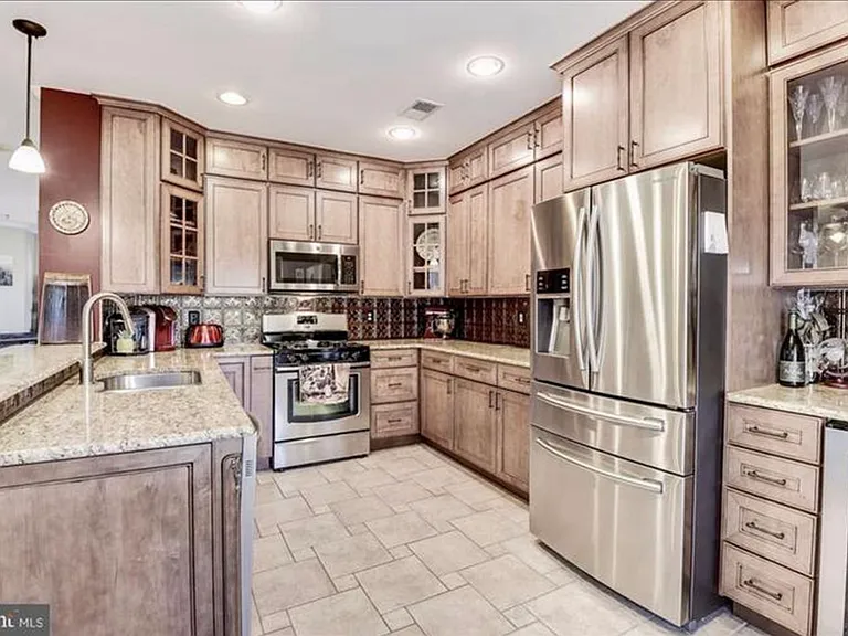 1617 Potomac Greens Dr #B — Photo 32