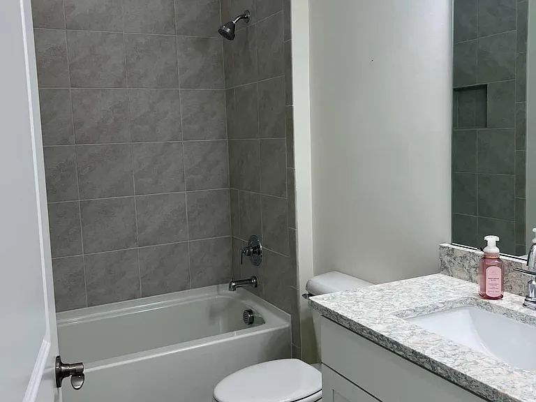 67 Barefoot Ln #101 — Photo 2