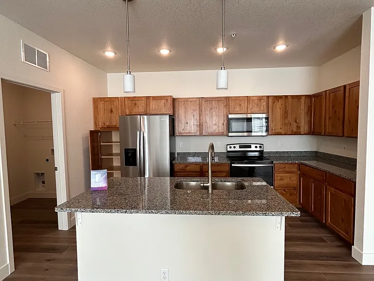 The Overlook Apartments — Photo 42