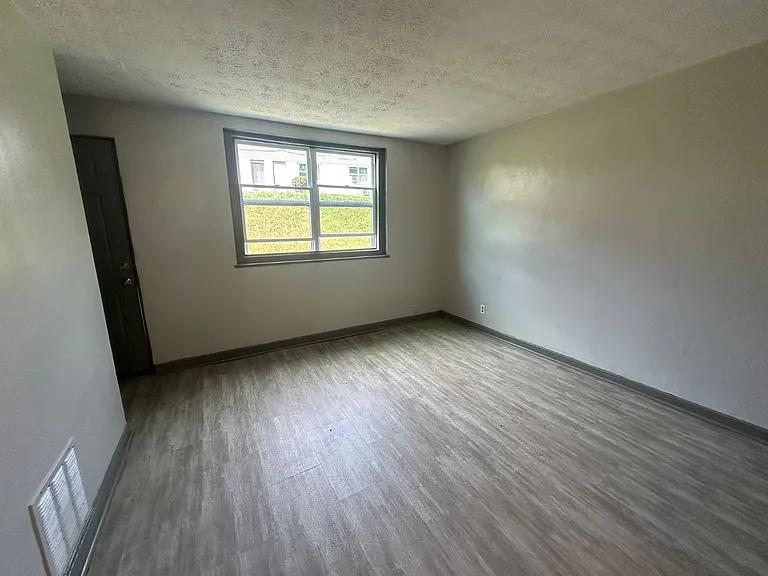 96A126 Ledgecrest Ave #126 — Photo 8