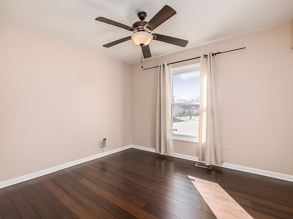 4th image of 1019 Newport Hbr #1019