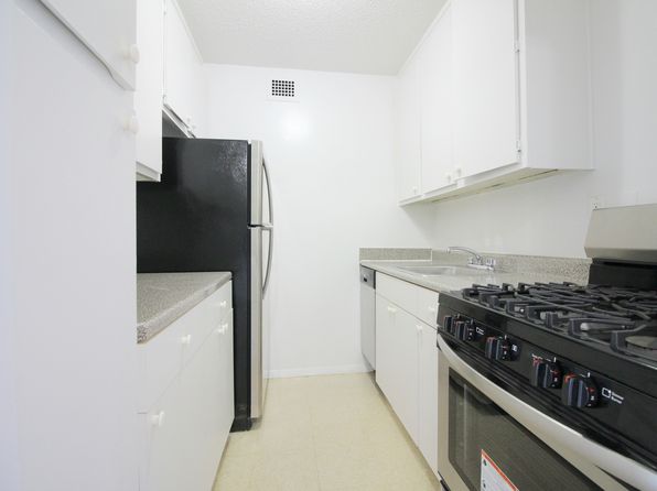 401 2nd Ave APT 8H